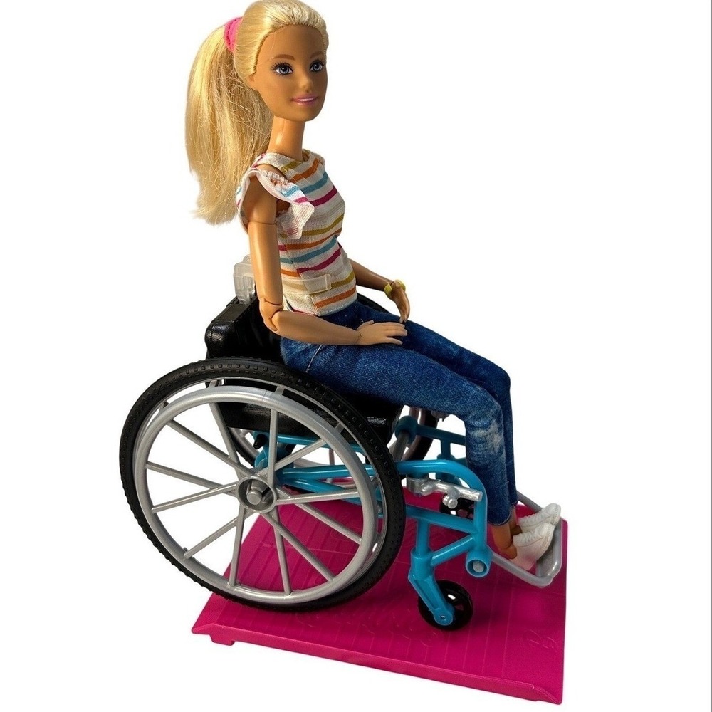 Mattel Barbie Fashionistas Doll n Wheelchair with Ramp GGL22 Made to Move Blonde